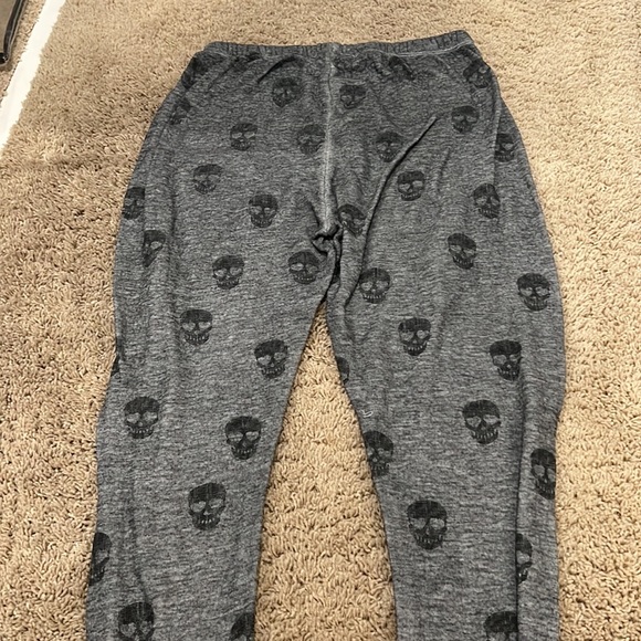 Wildfox skull print sweatpants size medium - Picture 6 of 6